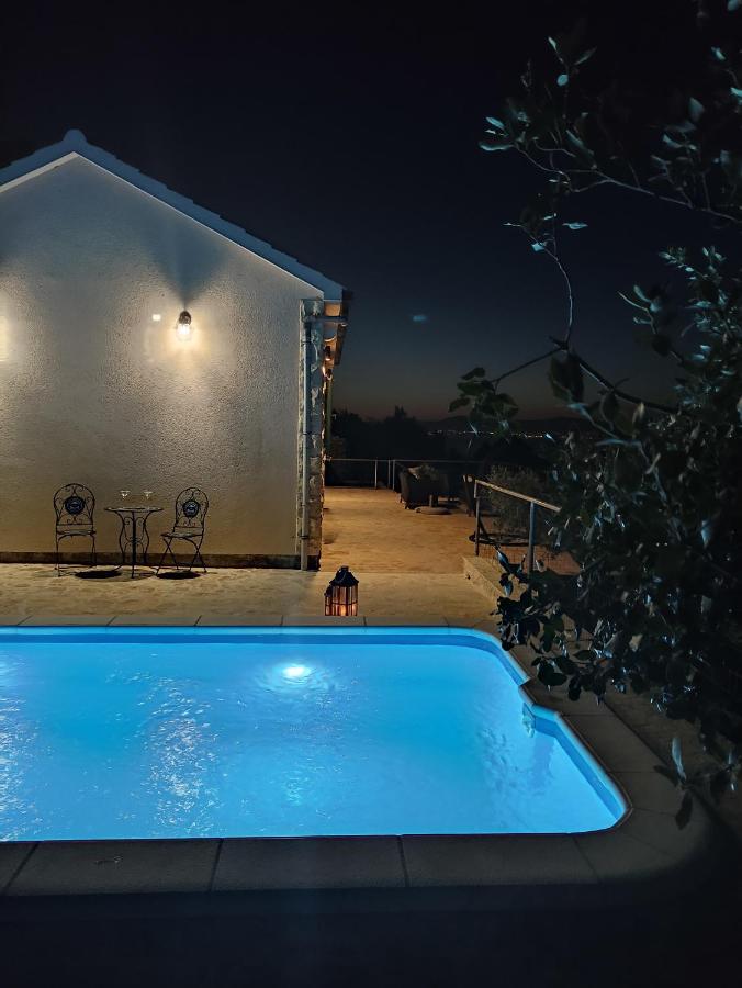 Secluded Holiday Home Heritage Postira Exterior photo